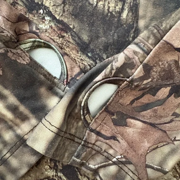 Mossy Oak Realtree Camo Half-Zip with Pink Trim - Picture 5 of 7